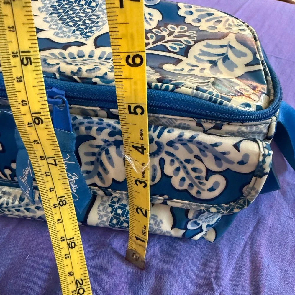 Vera Bradley Large‎ Cosmetic Bag Blue Lagoon Retired Pattern Coated Wipeable